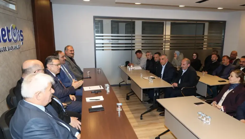 Trabzon'da Başkan Genç’ten Hizmet-İş'e ziyaret