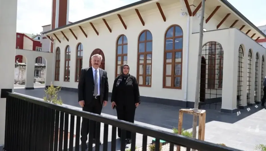 Kayseri Melikgazi'den butik Hayrat Camii