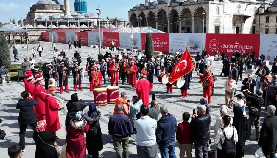 Konya meydanlarında mehter coşkusu