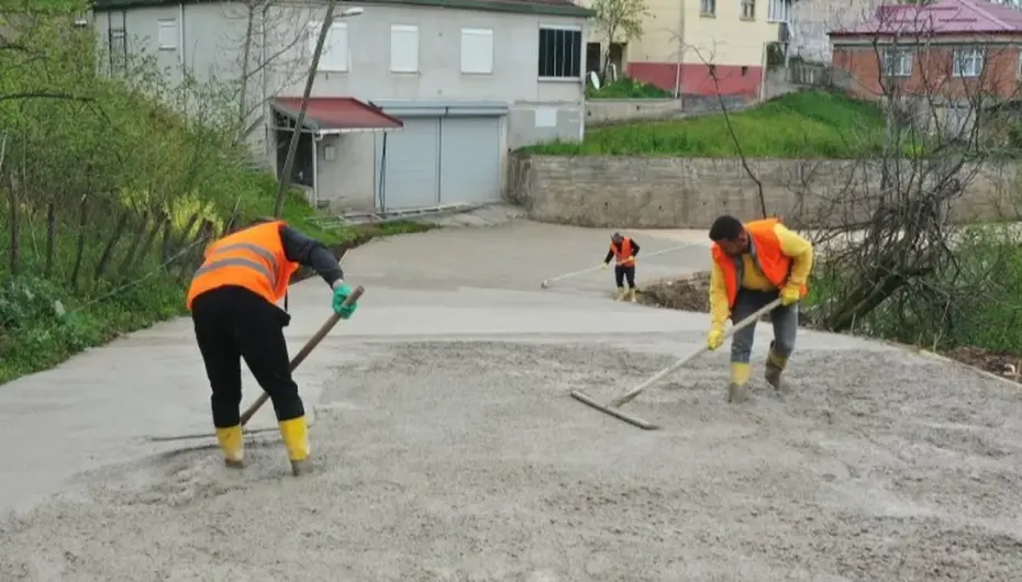 Ordu Korgan’da beton yol çalışması başlattı