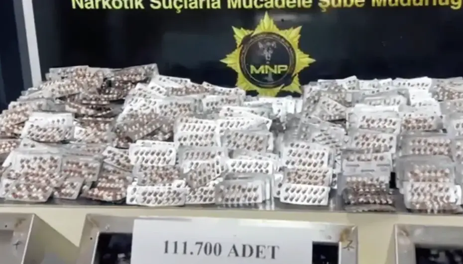 Mersin’de dev operasyon! 111 bin sentetik hap ele geçirildi