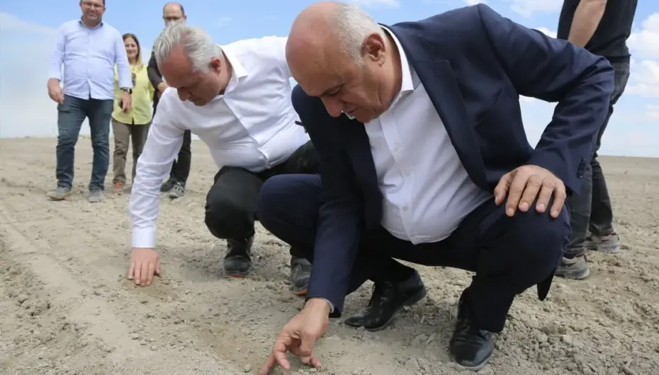 Konya'da PANKOBİRLİK pancar ekimine başladı