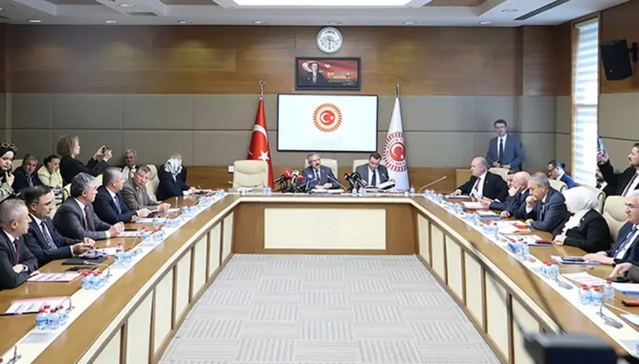 Okul Saldırılarının Nedenlerini Araştırma Komisyonu TBMM'de ilk toplantısını yaptı