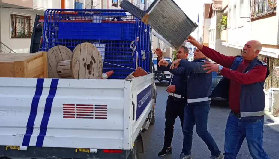 Maltepe'nin iki mahallesinde kaldırım ve yol işgali denetimi