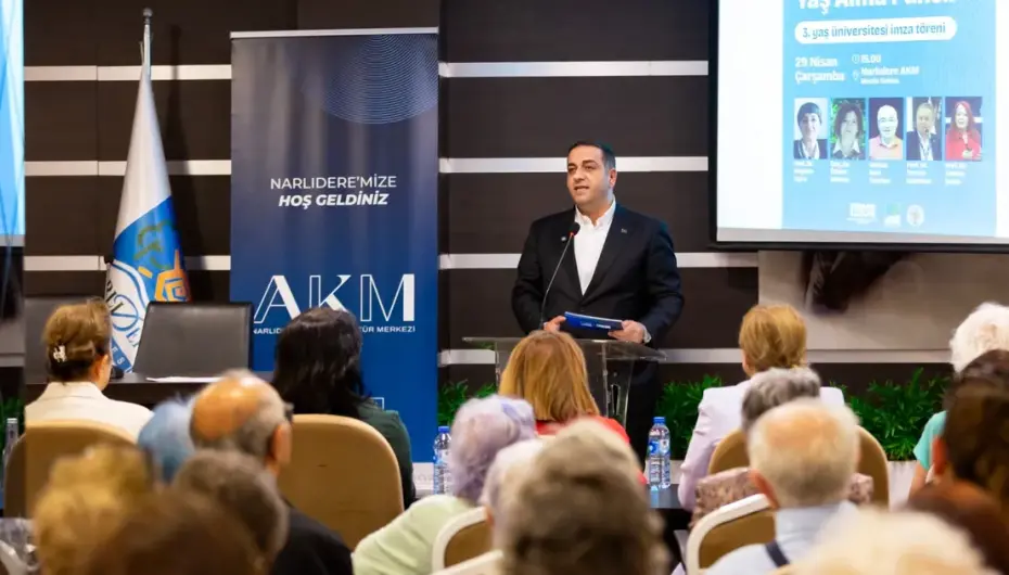 İzmir Narlıdere'de 3. Yaş Üniversitesi