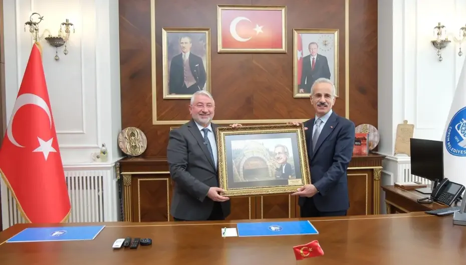 Bakan Uraloğlu Çorum Belediyesi’ni ziyaret etti