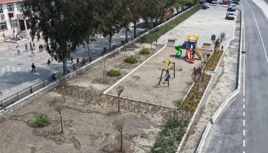 İzmir'de atıl alan mahalle parkına dönüştü