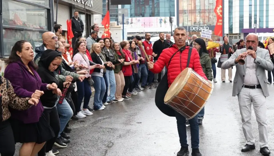 İzmir Çiğli’de 1 Mayıs coşkusu