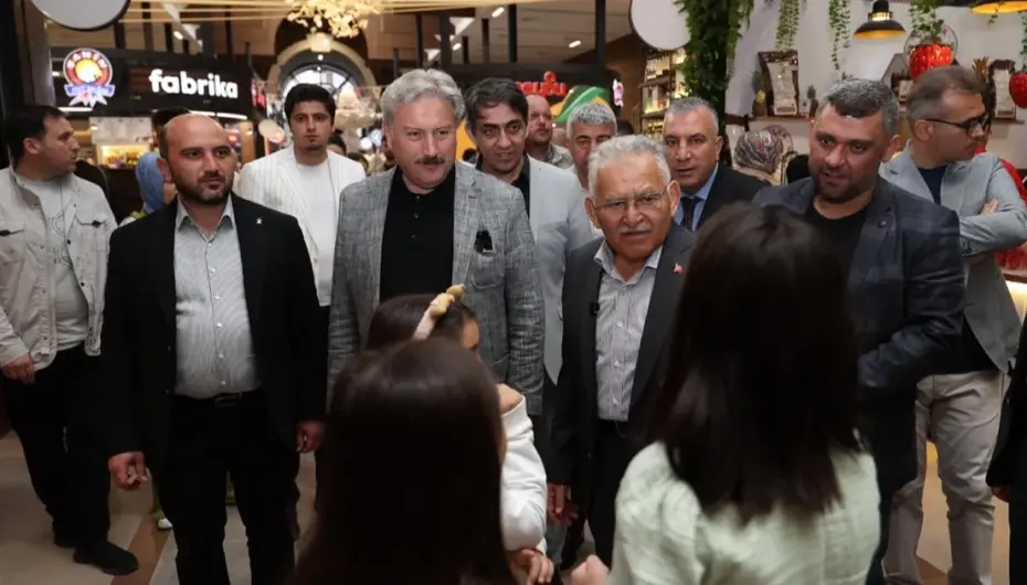 Memduh Büyükkılıç'tan Çarşı Melikgazi'ye ziyaret