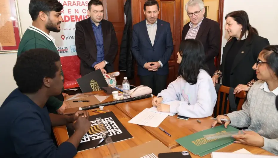 Konya Karatay'da 48 ülkeden öğrenciler sanatla buluştu