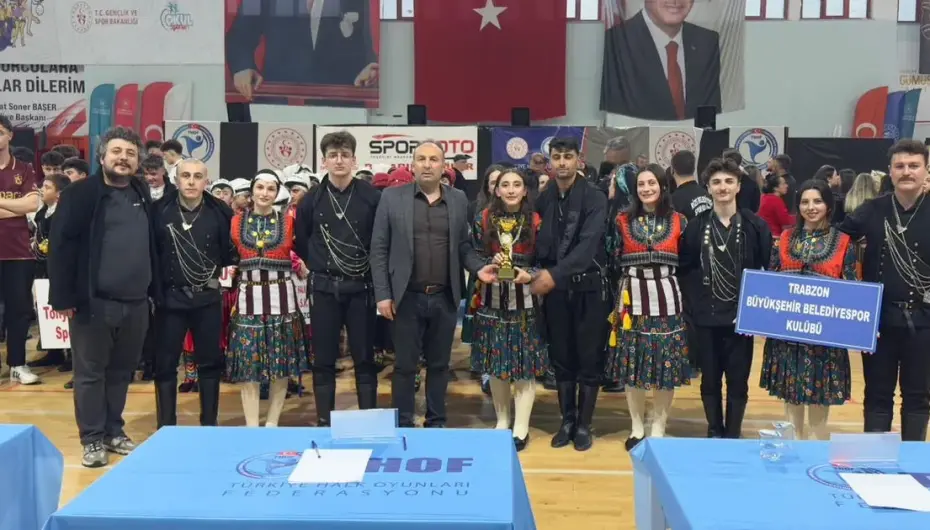 Trabzon Halk Oyunları ekibi bölge şampiyonu oldu