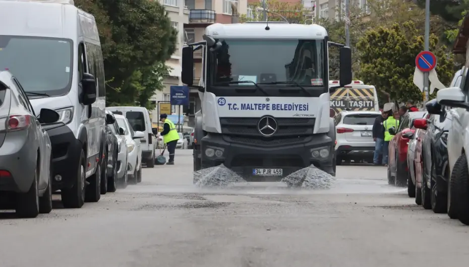 İstanbul Maltepe’de temizlik seferberliği