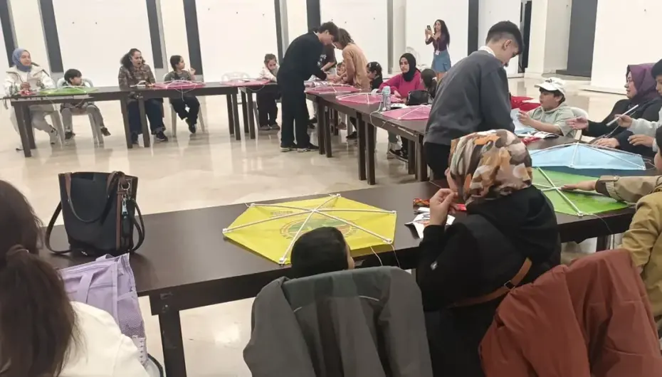İstanbul Maltepe'de annelere özel uçurtmalar tasarlandı