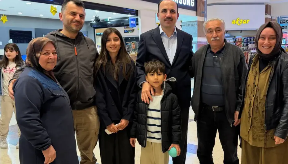 Konya'da Başkan Altay AVM'de esnaf ve vatandaşlarla buluştu