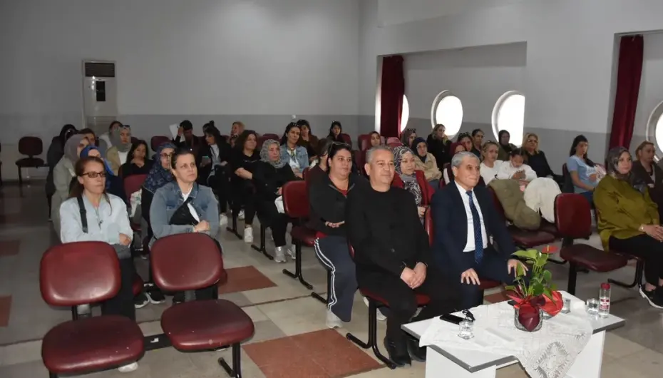 Manisa Yunusemre’de aile eğitimleri programı devam ediyor