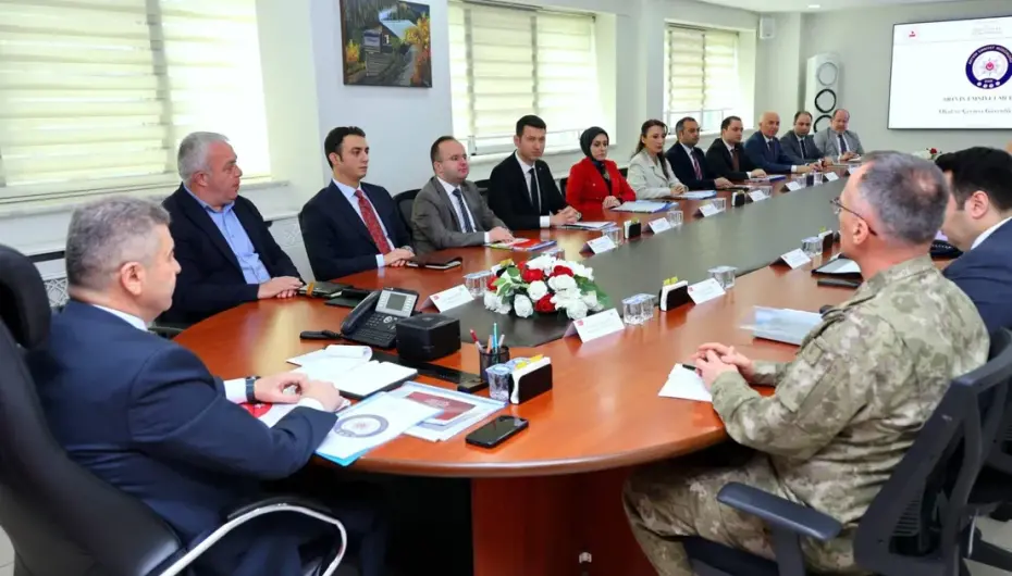 Artvin’de okulların güvenlik tedbirleri görüşüldü