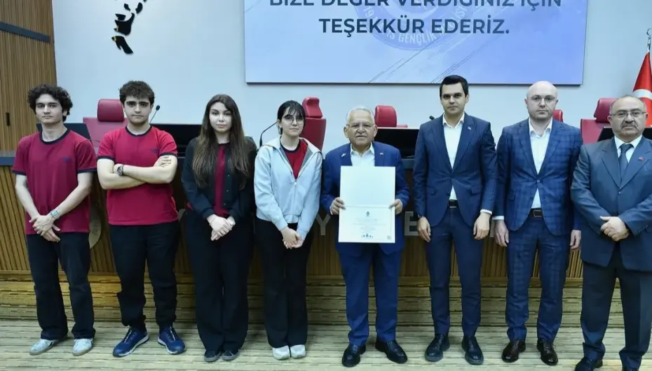 Kayseri Büyükşehir'den 19 Mayıs Temsili Gençlik Meclisi Projesi'ne tam destek