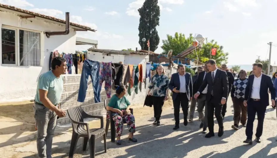 İzmir Çırpı'da Başkan Tugay halkla buluştu