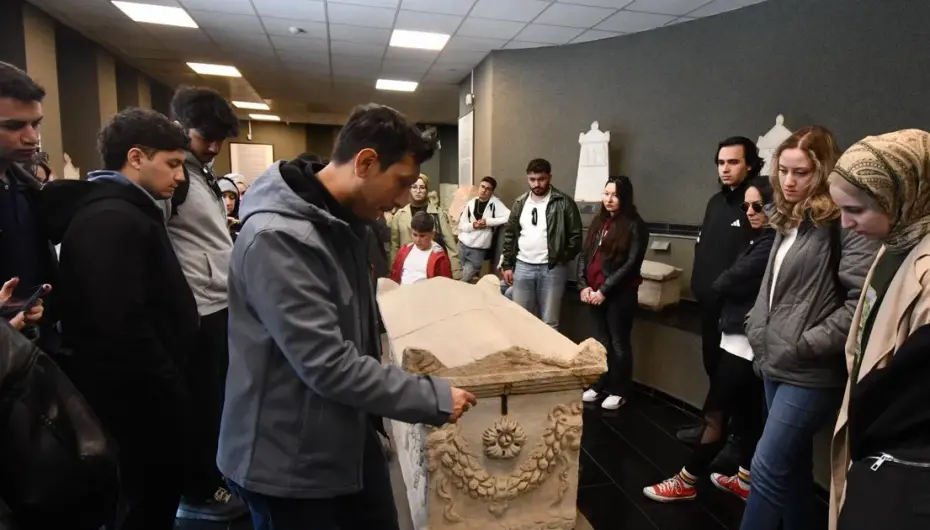 İzmir'de üniversite öğrencilerine Bergama ve Ödemiş gezisi