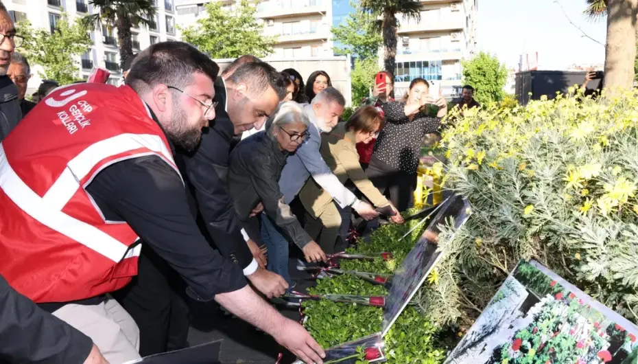 Üç fidan İzmir Çiğli’de anıldı