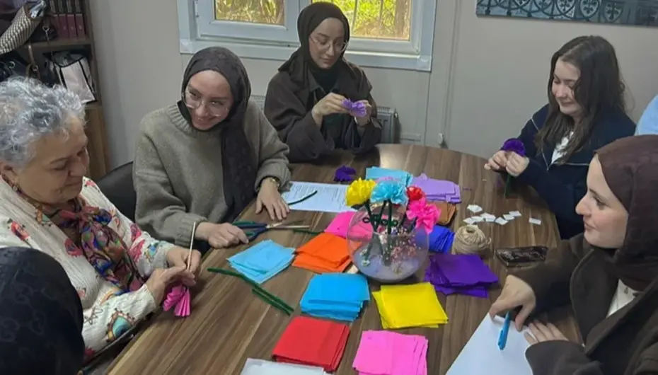İstanbul Maltepe’de sağlıklı yaşlanmayı destekleyen atölye çalışması
