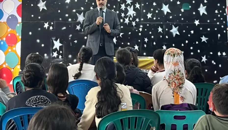 Bismil’de öğrencilere 'Başarıda Arkadaş Seçimi' konferansı