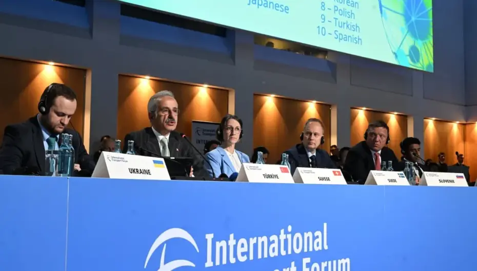 Bakan Uraloğlu, ITF'nin yeni dönem başkanı seçildi
