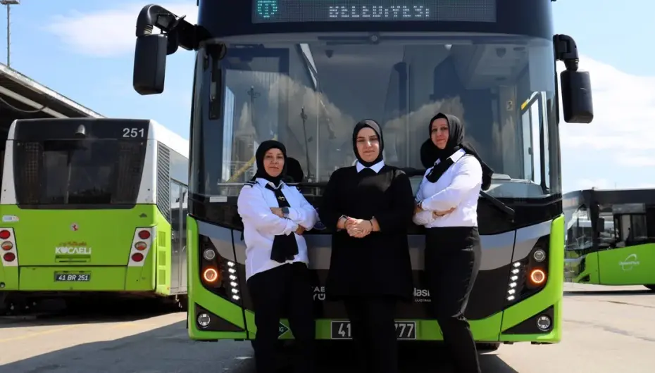 Kocaeli’de ulaşıma “anne eli” değdi