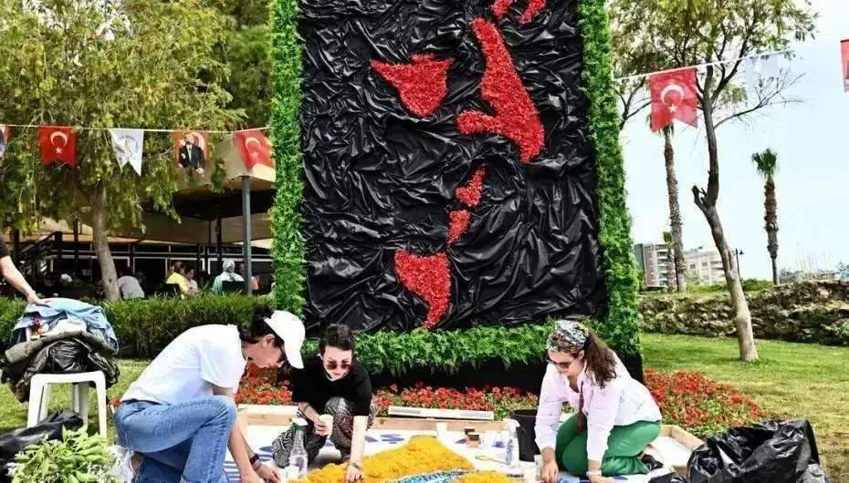 Antalya’da 130 bin çiçekle görsel şov