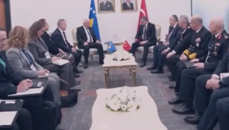Bakan Çiftçi, Kosovalı mevkidaşıyla SAHA'da görüştü