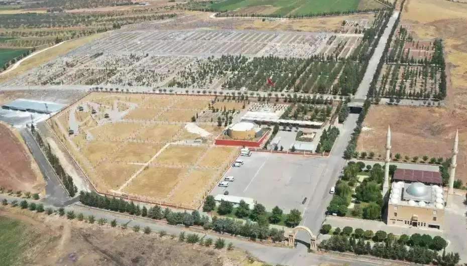 Mezarlıklara parke yerine asfalt