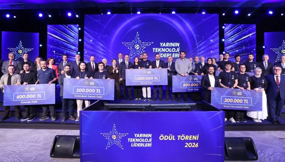 Turkcell gençlerin teknoloji vizyonunu ödüllendirdi