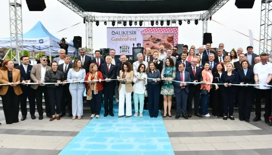 Uluslararası Balıkesir GastroFest'e miting gibi açılış