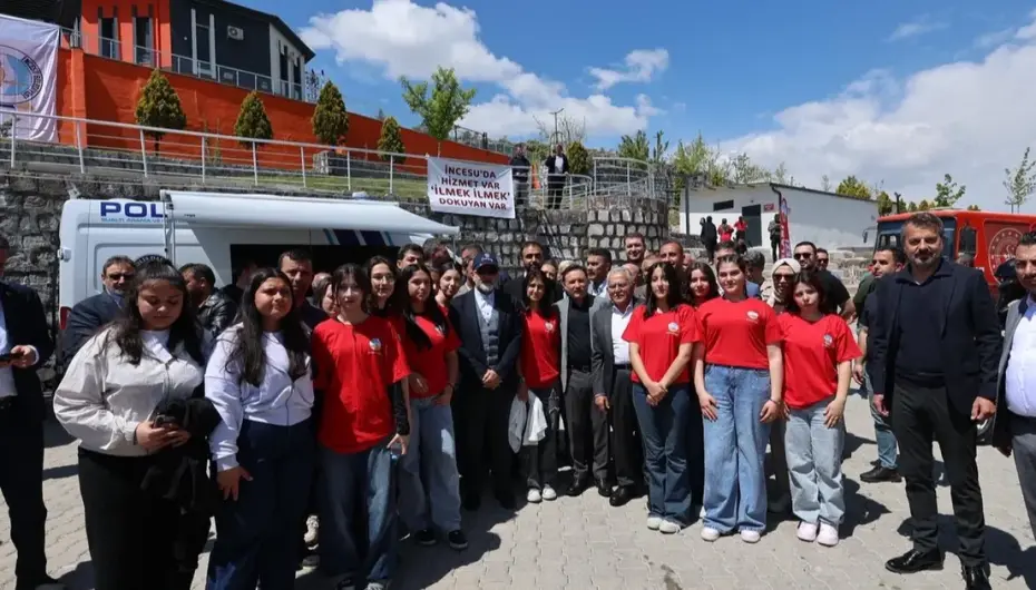Kayseri Büyükşehir'den plaj voleybolu hediyesi