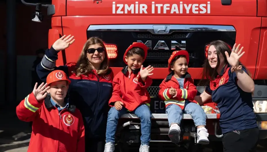 İzmir'de alevlere koşan süper anneler