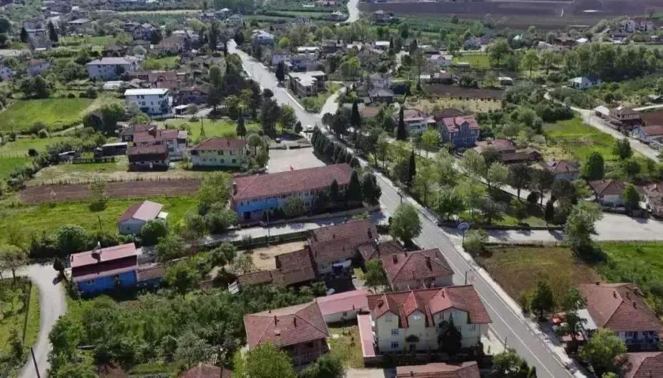 Sakarya Akyazı’nın 3 mahallesi sıcak asfaltta buluştu