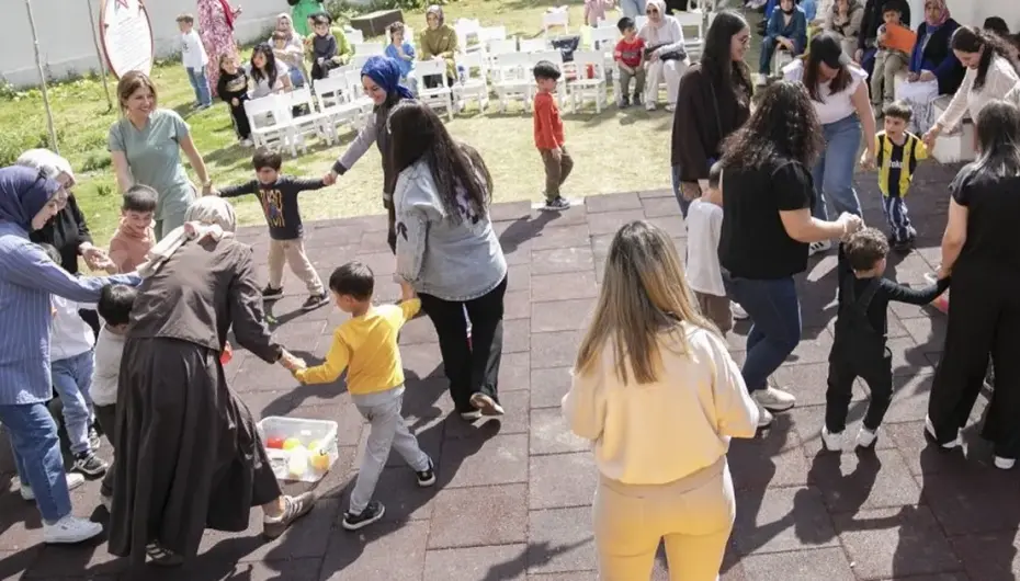 Mersin’de oyun ve sevgi buluşması