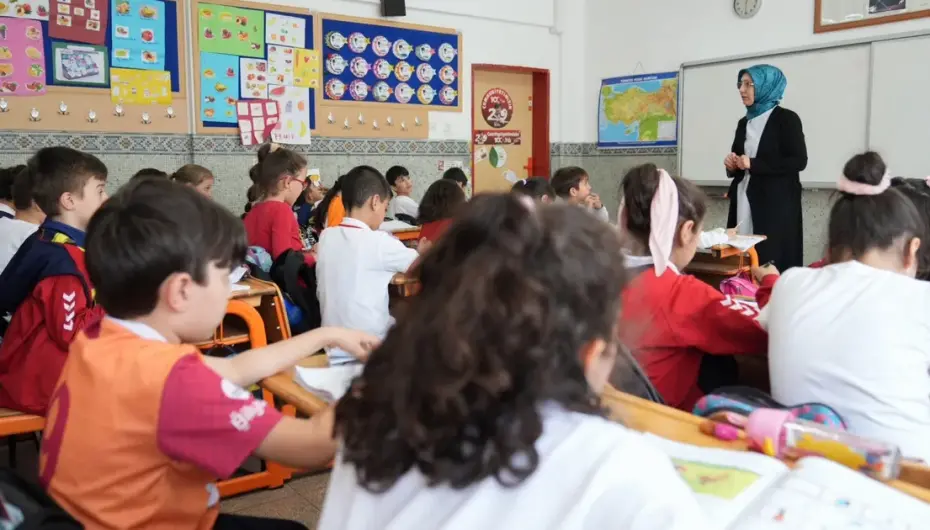 Öğretmenlerin il içi yer değiştirme sonuçları açıklandı