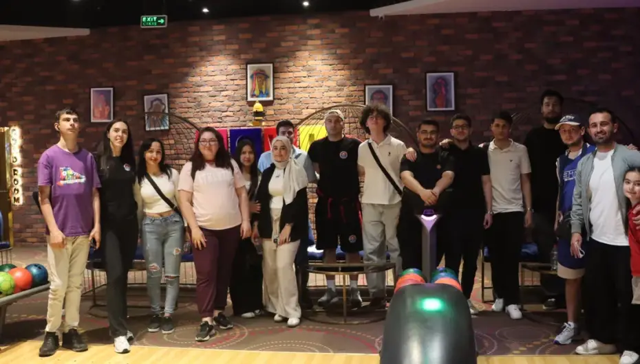 Maltepeli gençler bowling turnuvasıyla eğlendi