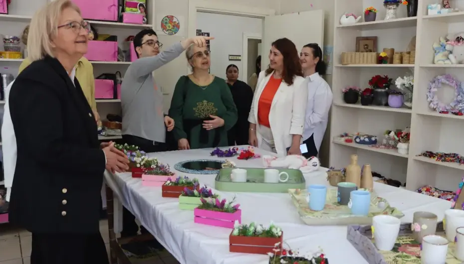 Maltepe'de Üreten Engelliler Merkezi’nde yıl sonu sergisi