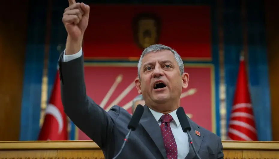 AK Parti'ye geçen Başkan Köksal'a 'Özel' tepki: CHP’nin kapısında yalvarma!