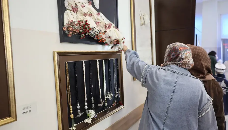 SAMEK’in yıl sonu sergi heyecanı Geyve’de başladı
