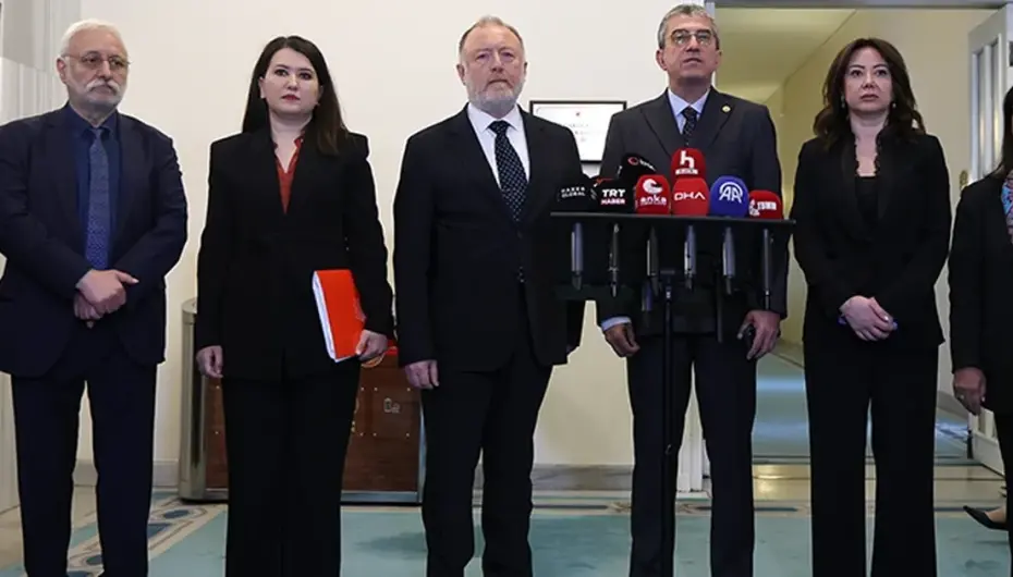 CHP’den DEM Parti’ye ara seçim ziyareti