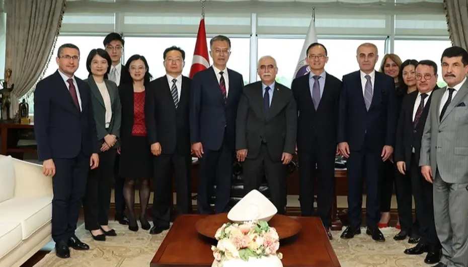 Çin Yüksek Halk Mahkemesi heyeti AYM'de