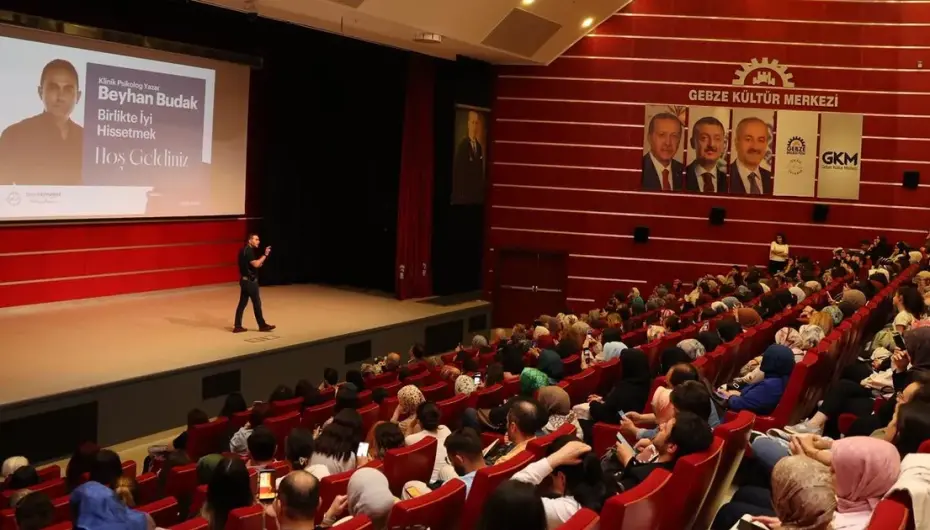 Gebze'de Klinik Psikolog Beyhan Budak söyleşisine yoğun ilgi