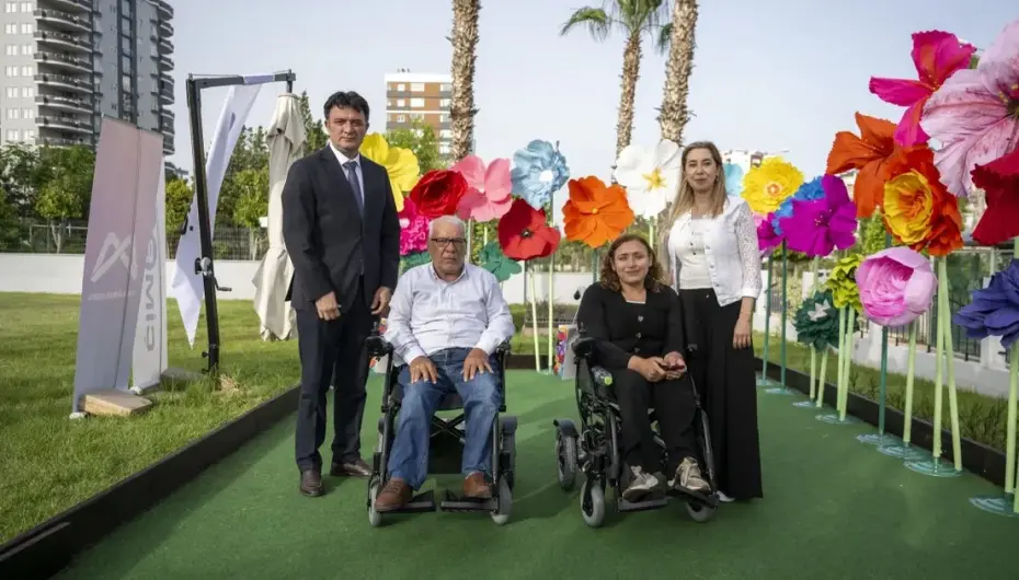 Mersin’de engeller akülü sandalyelerle aşılıyor