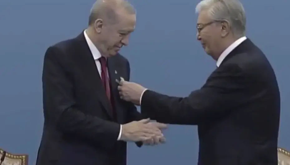 Cumhurbaşkanı Erdoğan’a Kazakistan’da “Hoca Ahmet Yesevi Nişanı” takdim edildi