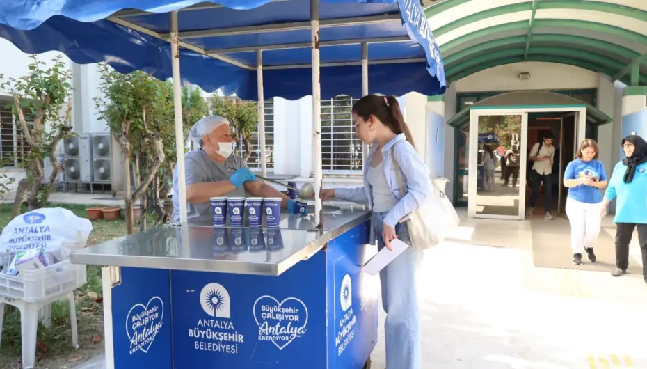 Antalya'da öğrencilere sıcak çorba desteği