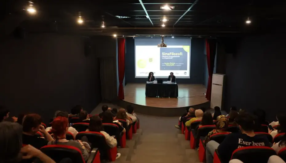 Sinemaseverler “SineFilozofi” söyleşisinde buluştu