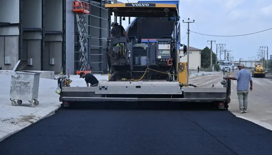 Manisa Turgutlu’da 3 bin tonluk asfalt seferberliği